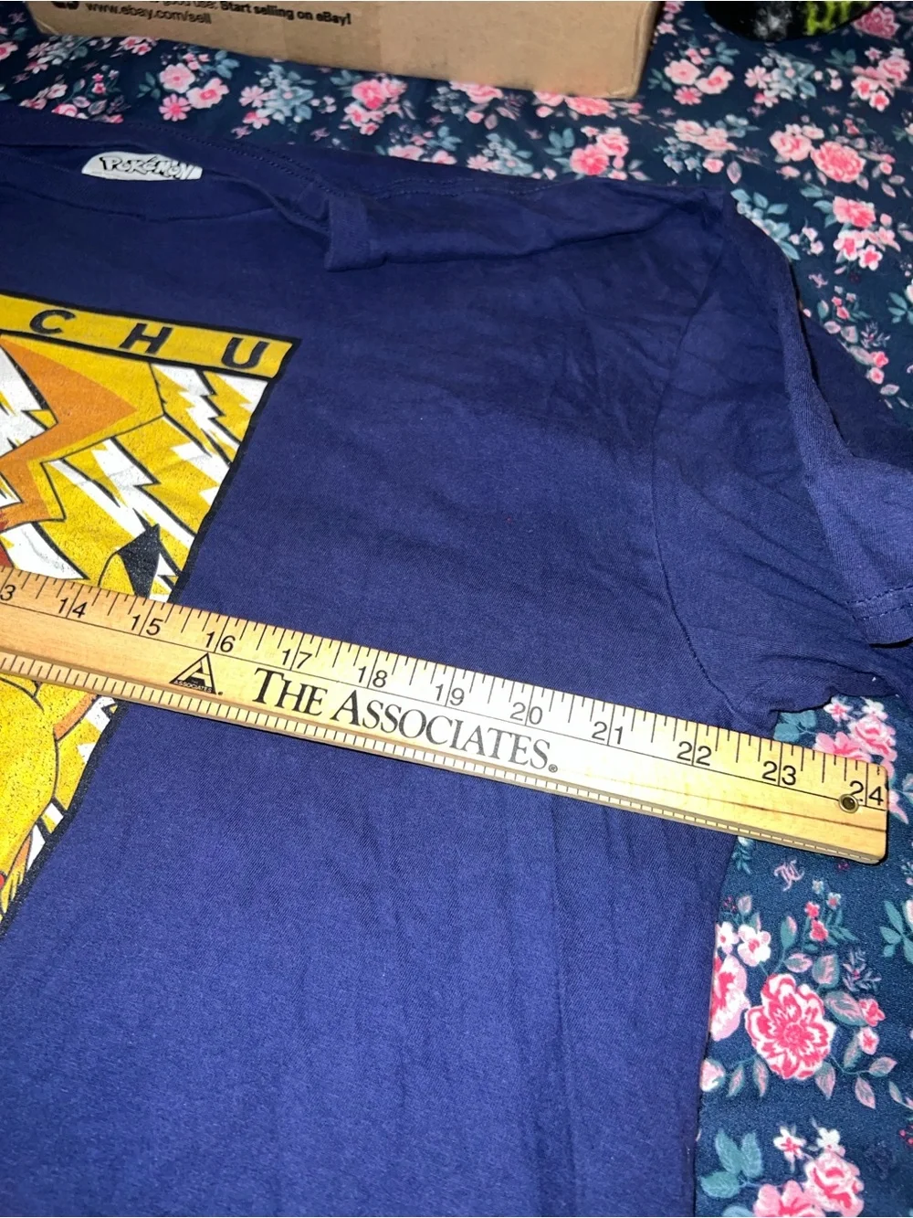 Pokemon men’s graphic pikachu tshirt size large
